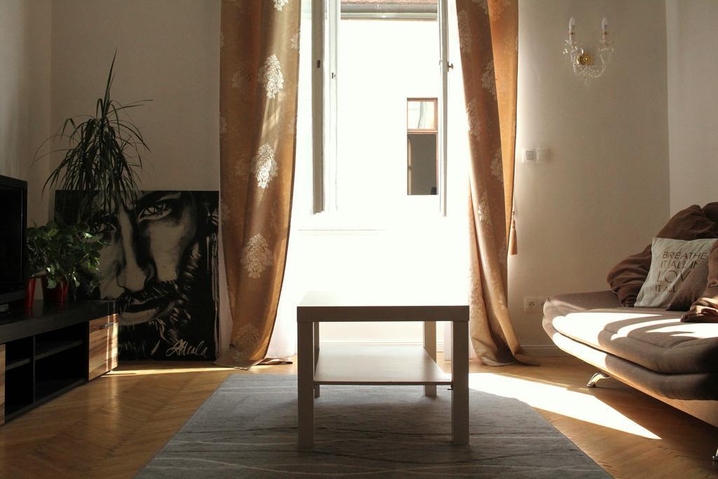 Paul's Palace - Absolute Center! Appartamento